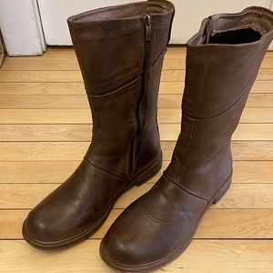 Bernie Mev fleece lined brown leather zip up boots, size 10 women’s.